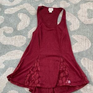 Razor back lacy flowy tank